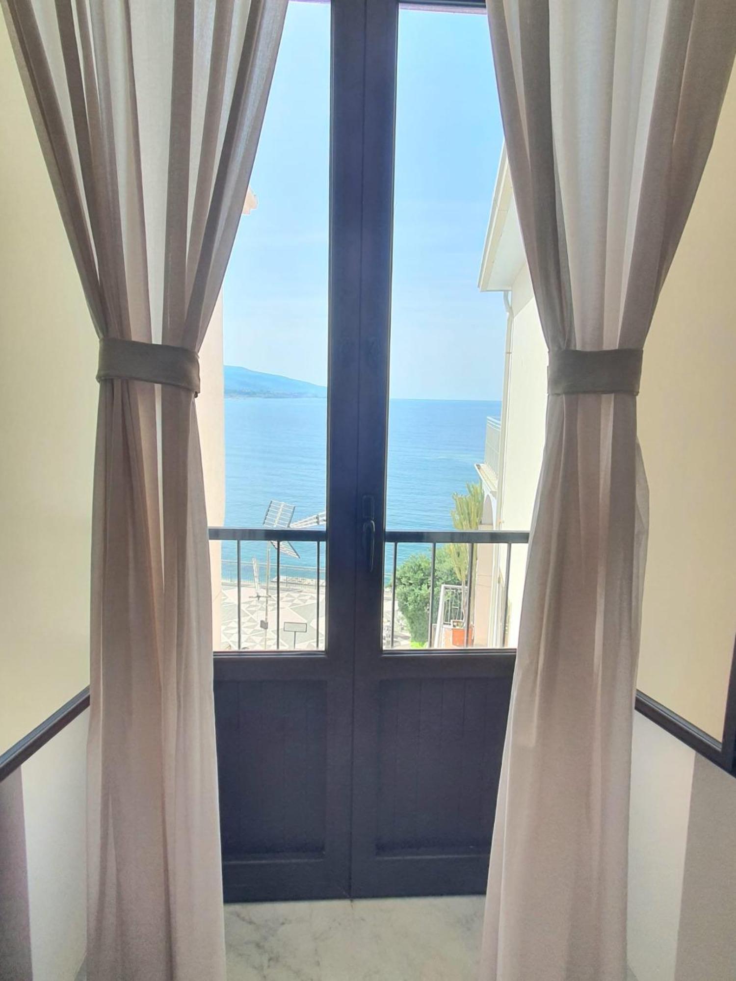 Il Molo Camere Per Vacanze Diamante Ngoại thất bức ảnh